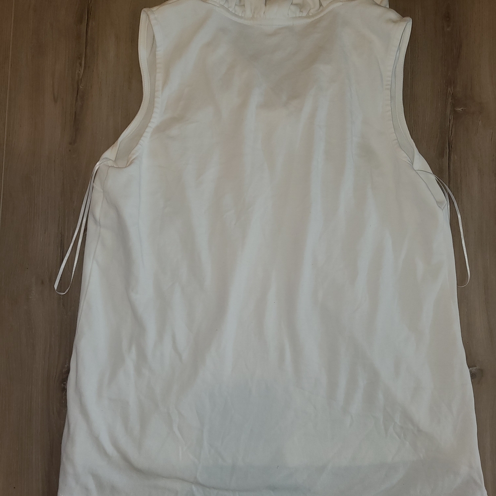 Crown & Ivy White Ruffled V-Neck Blouse.New Without Tags!! - Picture 4 of 4